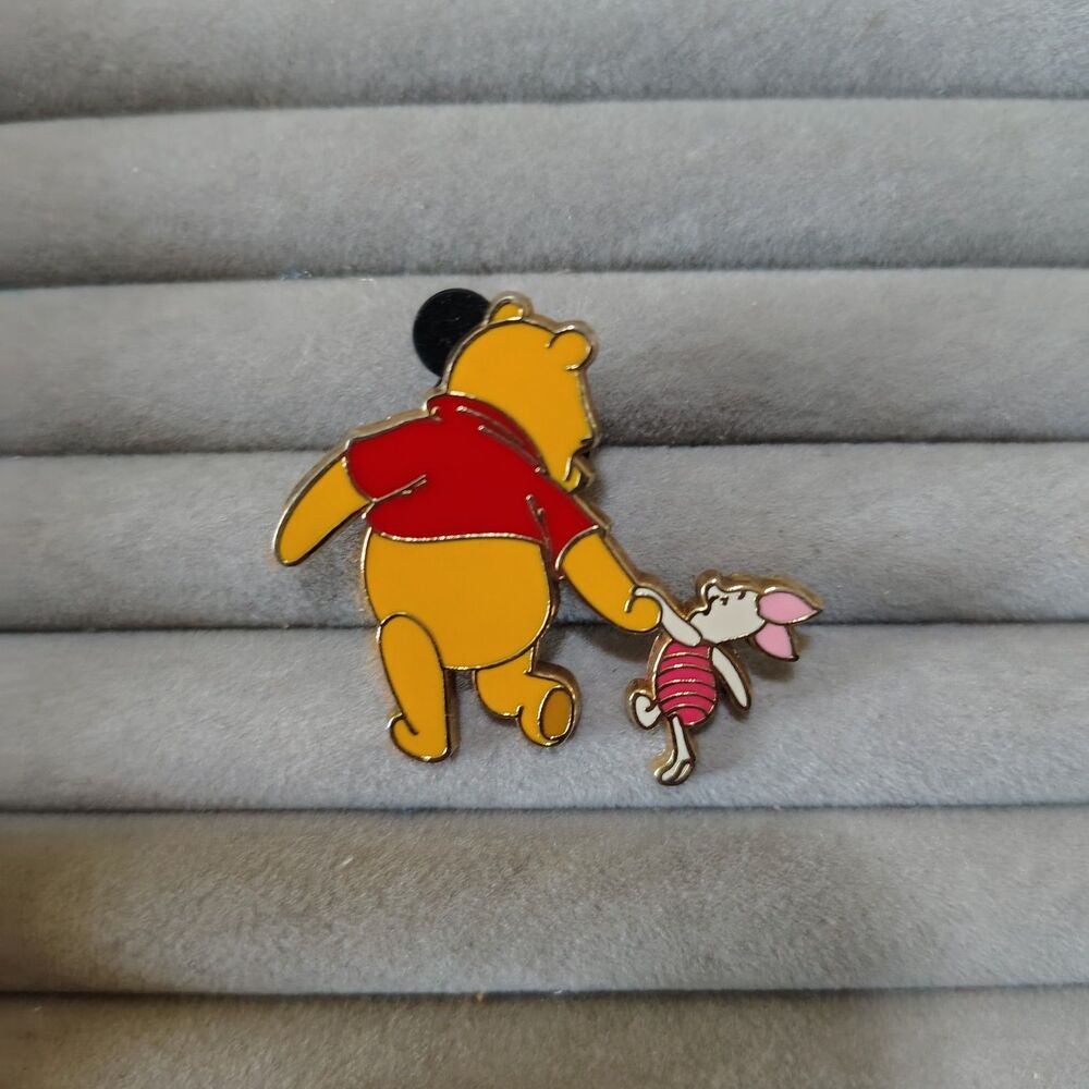 RARE Disney Pooh and Piglet Walking Holding Hands Pin 2006 Booster Collection